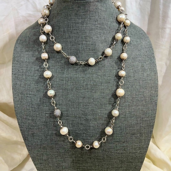 AAA Freshwater Pearls W/ Rhinestone Spears And Silver Chains Measures 42” Inch’s - Picture 1 of 4